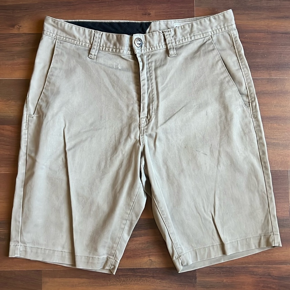 Volcom Men's Khaki Shorts Size 32
